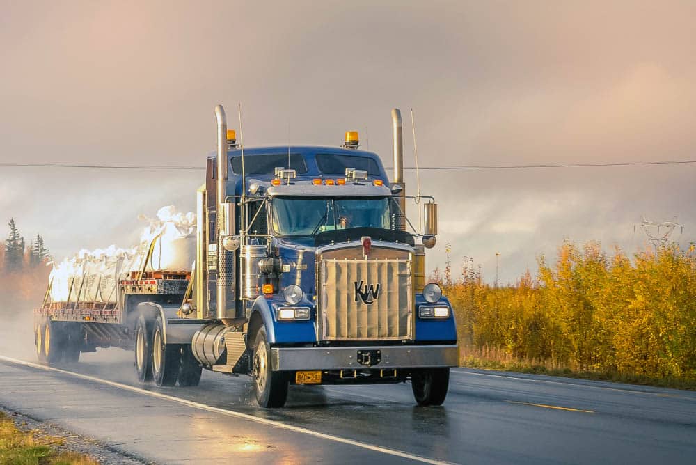 5 Tips for Maintaining Your Semi Truck's Appearance