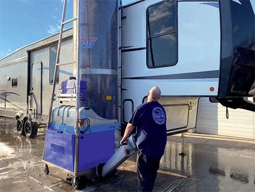 Mobile Truck Wash & Fleet Wash | LAZRTEK