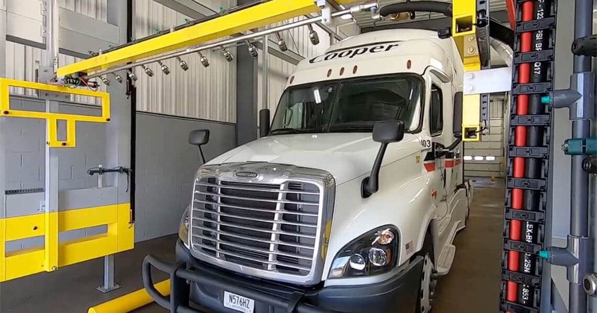most efficient 18-wheel tractor trailer wash system