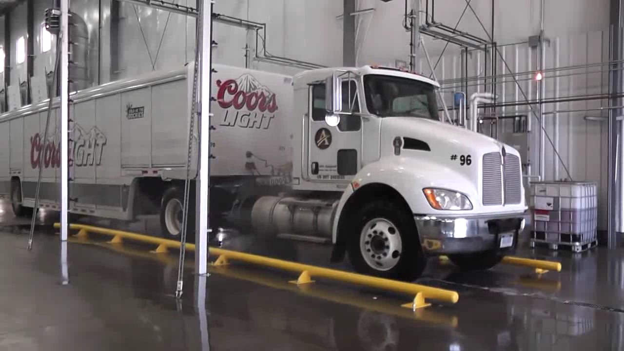 Automatic Touchless Truck Wash